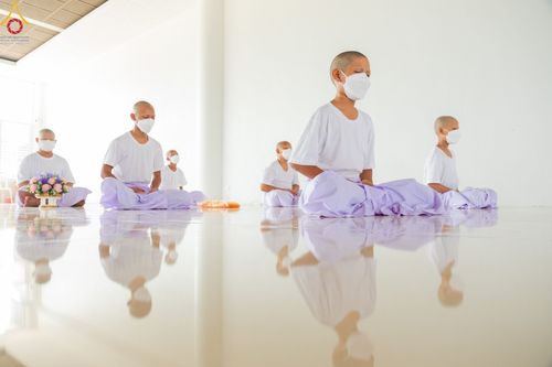 ภาพ No.44597:ประมวลภาพพิธีบรรพชา โครงการบรรพชาสามเณรฟื้นฟูพระพุทธศาสนาทั่วไทย ณ ศูนย์ปฎิบัติธรรมสมุทรปราการ