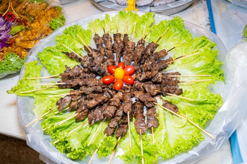 ภาพ No.303925:วันที่ 28 มกราคม พ.ศ. 2569 พิธีถวายภัตตาหารเป็นสังฆทาน แด่พระธรรมยาตรา ณ วัดพระธรรมกาย  จังหวัดปทุมธานี ในโครงการธรรมยาตรา กตัญญูบูชา มหาปูชนียาจารย์ พระมงคลเทพมุนี(สด จนฺทสโร) พระผู้ปราบมาร อนุสรณ์สถาน 7 แห่ง ปีที่ 14