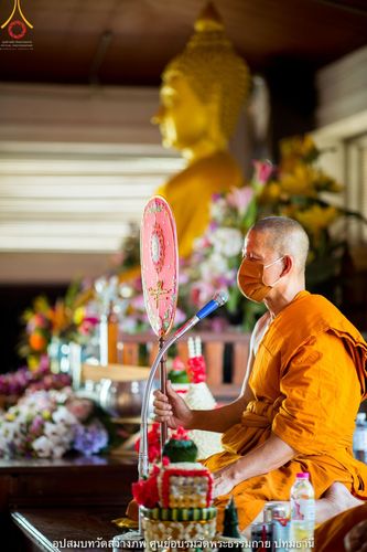 ภาพ No.40448:พิธีตัดปอยผม ปลงผม ขอขมารับผ้าไตรและพิธีบรรพชา ในโครงการอุปสมบท บูชาธรรมมหาปูชนียาจารย์ ประจำปี 2564 ชุดที่ 13
