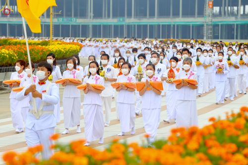 ภาพ No.51010:ประมวลภาพพิธีบรรพชาอุปสมบท โครงการบรรพชาอุปสมบทหมู่ รุ่นวันครูวิชชาธรรมกาย ปีพุทธศักราช 2565