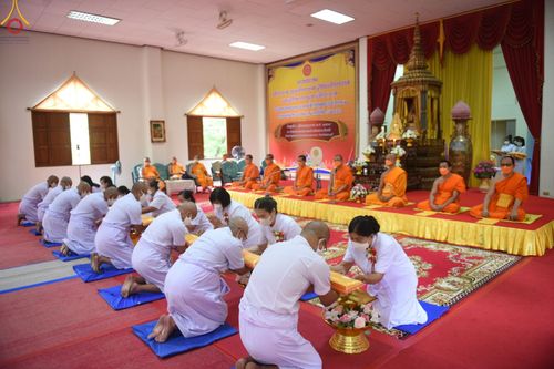 ภาพ No.48051:ประมวลภาพพิธีเวียนประทักษิณ และบรรพชาอุปสมบท รุ่นเข้าพรรษา ปี 2565