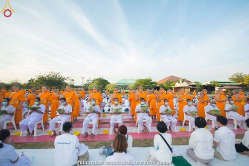 ภาพ No.39654:พิธีตัดปอยผม ปลงผม ขอขมารับผ้าไตรและพิธีบรรพชา ในโครงการอุปสมบท บูชาธรรมมหาปูชนียาจารย์ ประจำปี 2564 ชุดที่ 4