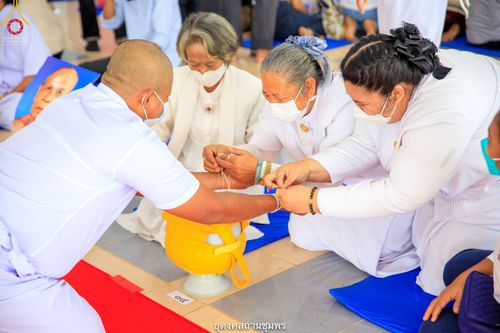 ภาพ No.39804:พิธีตัดปอยผม ปลงผม ขอขมารับผ้าไตรและพิธีบรรพชา ในโครงการอุปสมบท บูชาธรรมมหาปูชนียาจารย์ ประจำปี 2564 ชุดที่ 6