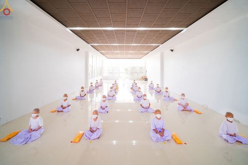 ภาพ No.44599:ประมวลภาพพิธีบรรพชา โครงการบรรพชาสามเณรฟื้นฟูพระพุทธศาสนาทั่วไทย ณ ศูนย์ปฎิบัติธรรมสมุทรปราการ