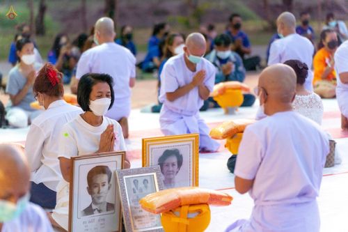 ภาพ No.43644:พิธีตัดปอยผมธรรมทายาท ณ เมืองโบราณ จ.สมุทรปราการ