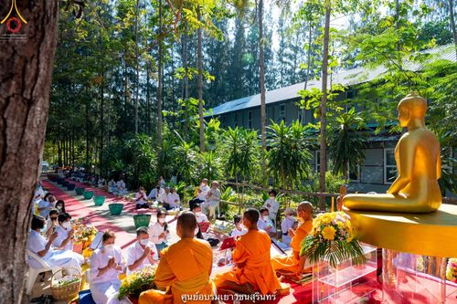 ภาพ No.41042:พิธีตัดปอยผม ปลงผม ขอขมารับผ้าไตรและพิธีบรรพชา ในโครงการอุปสมบท บูชาธรรมมหาปูชนียาจารย์ ประจำปี 2564 ชุดที่ 19