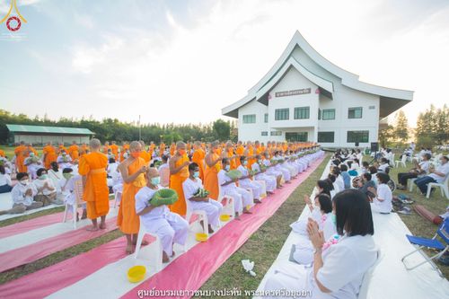 ภาพ No.39656:พิธีตัดปอยผม ปลงผม ขอขมารับผ้าไตรและพิธีบรรพชา ในโครงการอุปสมบท บูชาธรรมมหาปูชนียาจารย์ ประจำปี 2564 ชุดที่ 4