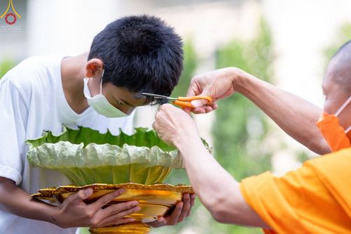 ภาพ No.44471:ประมวลภาพพิธีปลงผม โครงการบรรพชาสามเณรหน่อแก้วเปรียญธรรมรุ่นที่ 10