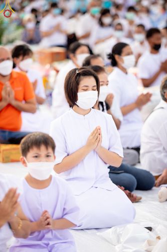 ภาพ No.49493:ประมวลภาพพิธีตักบาตรพระสงฆ์ 1,091 รูป เนื่องในวันแม่แห่งชาติ ณ ตลาดจัมโบ้ ชุดที่ 1