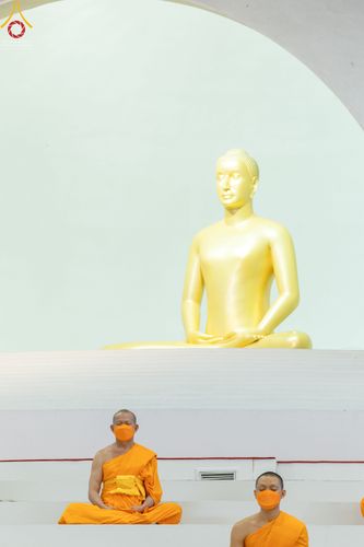 ภาพ No.52316:ประมวลภาพพิธีบูชาข้าวพระ (วันอาทิตย์ต้นเดือนตุลาคม) ณ วัดพระธรรมกาย จ.ปทุมธานี 