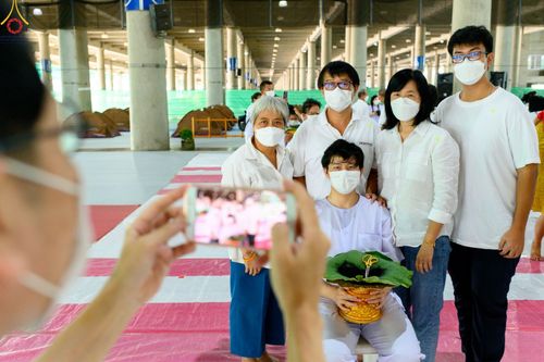 ภาพ No.47472:ประมวลภาพพิธีตัดปอยผม โครงการบรรพชาอุปสมบทหมู่ รุ่นเข้าพรรษา 2565