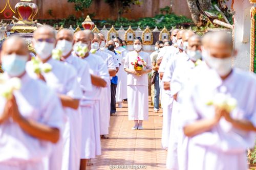 ภาพ No.39805:พิธีตัดปอยผม ปลงผม ขอขมารับผ้าไตรและพิธีบรรพชา ในโครงการอุปสมบท บูชาธรรมมหาปูชนียาจารย์ ประจำปี 2564 ชุดที่ 6