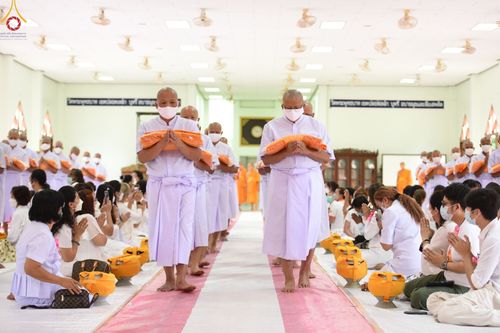 ภาพ No.48054:ประมวลภาพพิธีเวียนประทักษิณ และบรรพชาอุปสมบท รุ่นเข้าพรรษา ปี 2565