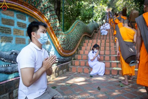 ภาพ No.39962:คณะพระภิกษุ - สามเณร วัดบ้านขุนกว่า ๓๐๐ รูป เดินธรรมยาตราฉลองแชมป์บาลี ๒๕๖๔