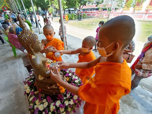 ภาพ No.45761:ประมวลภาพกิจกรรม โครงการบรรพชาสามเณรฟื้นฟูพระพุทธศาสนาทั่วไทย ณ วัดเวฬุวัน และศูนย์ปฏิบัติธรรมและอบรมเยาวชนยะลา