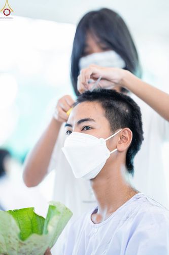 ภาพ No.56743:พิธีปลงผมนาคธรรมทายาท โครงการอุปสมบทบูชาธรรม มหาปูชนียาจารย์ประจำปี 2565 ณ สภาธรรมกายสากล วัดพระธรรมกาย