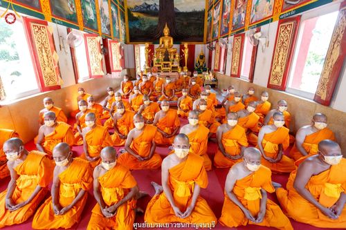 ภาพ No.40873:พิธีตัดปอยผม ปลงผม ขอขมารับผ้าไตรและพิธีบรรพชา ในโครงการอุปสมบท บูชาธรรมมหาปูชนียาจารย์ ประจำปี 2564 ชุดที่ 17