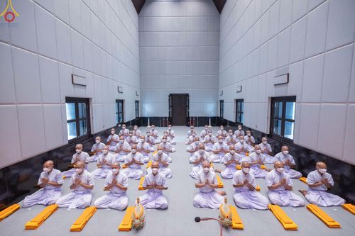 ภาพ No.82710:พิธีเวียนประทักษิณ, พิธีวันทาเจดีย์ ณ มหาธรรมกายเจดีย์  พิธีบรรพชาหมู่พระพี่เลี้ยงเข้าพรรษา, ธรรมทายาทอุดมศึกษา รุ่นที่ 50(ภาคฤดูฝน) และธรรมทายาทพุทธศาสตร์สากล รุ่นที่ 7 (ภาคฤดูฝน) วันเสาร์ที่ 17 มิถุนายน พ.ศ. 2566 ณ  โบสถ์พระไตรปิฎก วัดพระธรรมกาย จ.ปทุม