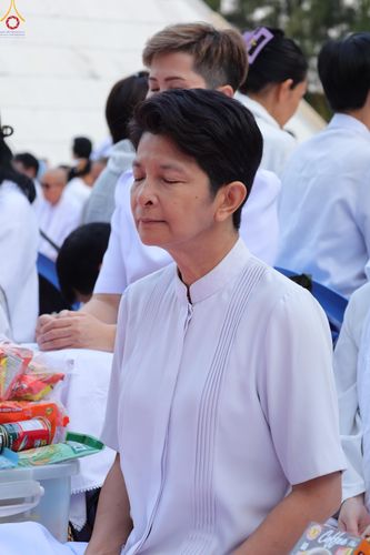 ภาพ No.289198:วันที่ 7 มกราคม พ.ศ. 2569 พิธีตักบาตรพระธรรมยาตรา ณ อนุสรณ์สถานลำดับที่ 1 สถานที่เกิดด้วยรูปกายเนื้อ อนุสรณ์สถานมหาวิหารพระมงคลเทพมุนี (โลตัสแลนด์) อ.สองพี่น้อง จ.สุพรรณบุรี ในโครงการธรรมยาตรา กตัญญูบูชา มหาปูชนียาจารย์ พระมงคลเทพมุนี(สด จนฺทสโร) พระผู้ป