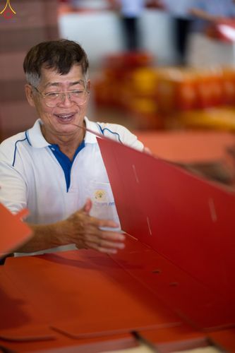 ภาพ No.320527:วันที่ 10 เมษายน พ.ศ.2569 การเตรียมกล่องไทยธรรม เพื่องานถวายมหาสังฆทาน 40,000 กว่าวัดทั่วประเทศ วันคุ้มครองโลก 22 เมษายน พ.ศ.2569 วัดพระธรรมกาย