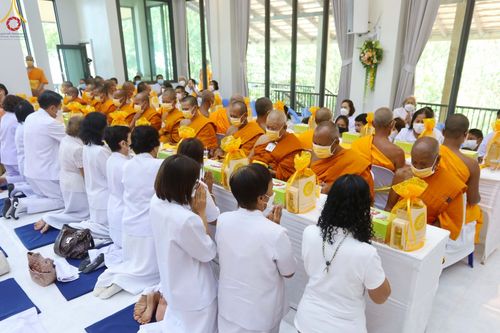 ภาพ No.50222:ประมวลภาพพิธีถวายมหาสังฆทาน 77 วัด ฉลองครบรอบ 7 ปี ศูนย์ปฏิบัติธรรมพัทลุง