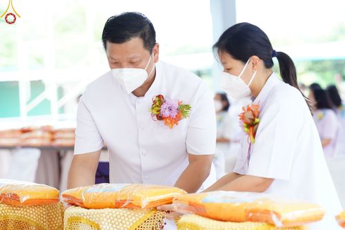 ภาพ No.52164:ประมวลภาพพิธีสักการะพระมงคลเทพมุนี (สด จนฺทสโร) ณ ศูนย์ปฏิบัติธรรมพระมงคลเทพมุนี