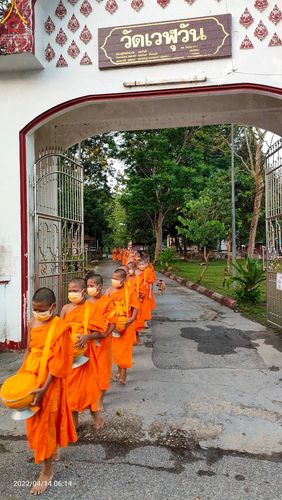 ภาพ No.45762:ประมวลภาพกิจกรรม โครงการบรรพชาสามเณรฟื้นฟูพระพุทธศาสนาทั่วไทย ณ วัดเวฬุวัน และศูนย์ปฏิบัติธรรมและอบรมเยาวชนยะลา