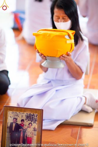 ภาพ No.40364:พิธีตัดปอยผม ปลงผม ขอขมารับผ้าไตรและพิธีบรรพชา ในโครงการอุปสมบท บูชาธรรมมหาปูชนียาจารย์ ประจำปี 2564 ชุดที่ 12