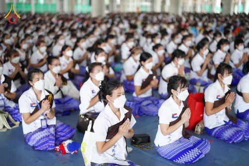 ภาพ No.52060:ประมวลภาพพิธีตักบาตรมิตรภาพไทย-เมียนมาร์ 105 รูป ณ วัดพระธรรมกาย