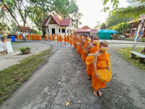 ภาพ No.45763:ประมวลภาพกิจกรรม โครงการบรรพชาสามเณรฟื้นฟูพระพุทธศาสนาทั่วไทย ณ วัดเวฬุวัน และศูนย์ปฏิบัติธรรมและอบรมเยาวชนยะลา