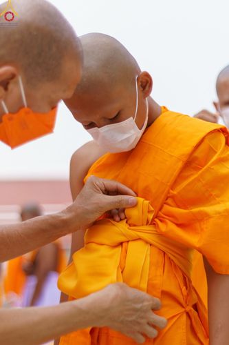 ภาพ No.44716:ประมวลภาพพิธีบรรพชา ในโครงการบรรพชาสามเณรฟื้นฟูพระพุทธศาสนาทั่วไทย ณ วัดสองพี่น้อง