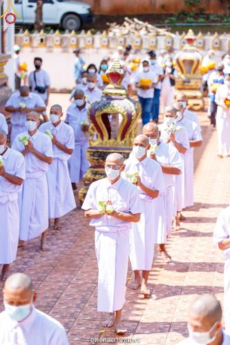 ภาพ No.39809:พิธีตัดปอยผม ปลงผม ขอขมารับผ้าไตรและพิธีบรรพชา ในโครงการอุปสมบท บูชาธรรมมหาปูชนียาจารย์ ประจำปี 2564 ชุดที่ 6