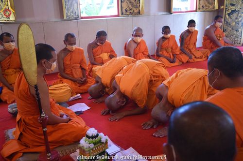 ภาพ No.40108:พิธีตัดปอยผม ปลงผม ขอขมารับผ้าไตรและพิธีบรรพชา ในโครงการอุปสมบท บูชาธรรมมหาปูชนียาจารย์ ประจำปี 2564 ชุดที่ 9