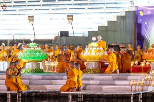 ภาพ No.55364:ประมวลภาพพิธีลอยกระทงธรรม ณ วัดพระธรรมกาย (วันที่ 8 พฤศจิกายน พ.ศ. 2565)
