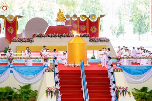 ภาพ No.50834:ประมวลภาพพิธีงานบุญวันอาทิตย์ พิธีจุดเทียนใจไฟนิรันดร์อนันตชัย วันที่ 28 สิงหาคม พ.ศ. 2565