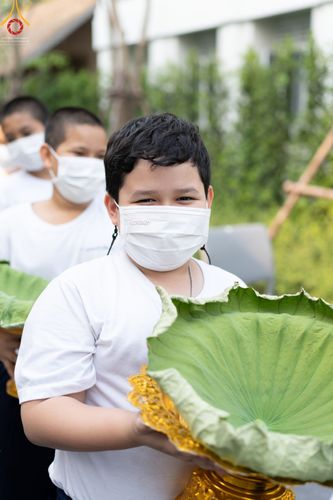 ภาพ No.44469:ประมวลภาพพิธีปลงผม โครงการบรรพชาสามเณรหน่อแก้วเปรียญธรรมรุ่นที่ 10