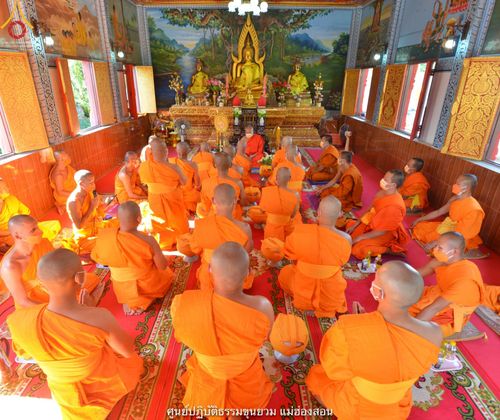 ภาพ No.40026:พิธีตัดปอยผม ปลงผม ขอขมารับผ้าไตรและพิธีบรรพชา ในโครงการอุปสมบท บูชาธรรมมหาปูชนียาจารย์ ประจำปี 2564 ชุดที่ 8