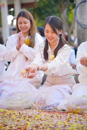 ภาพ No.294970:วันที่ 14 มกราคม พ.ศ. 2569 พิธีต้อนรับพระธรรมยาตรา อนุสรณ์สถานลำดับที่ 4  สถานที่เกิดด้วยกายธรรม ณ วัดโบสถ์บน ต.บางคูเวียง จ.นนทบุรี ในโครงการธรรมยาตรา กตัญญูบูชา มหาปูชนียาจารย์ พระมงคลเทพมุนี(สด จนฺทสโร) พระผู้ปราบมาร อนุสรณ์สถาน 7 แห่ง ปีที่ 14