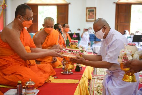 ภาพ No.48057:ประมวลภาพพิธีเวียนประทักษิณ และบรรพชาอุปสมบท รุ่นเข้าพรรษา ปี 2565