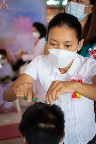 ภาพ No.44844:ประมวลภาพพิธีบรรพชา ในโครงการบรรพชาสามเณรฟื้นฟูพระพุทธศาสนาทั่วไทย ณ ศูนย์อบรมเยาวชนบางปะหัน