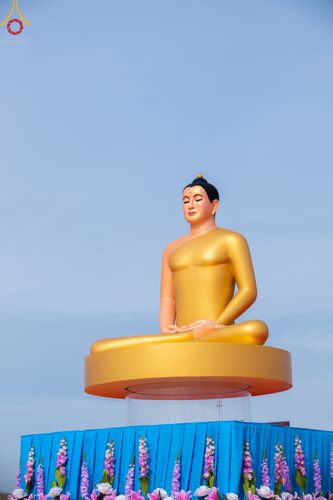 ภาพ No.49513:ประมวลภาพพิธีตักบาตรพระสงฆ์ 1,091 รูป เนื่องในวันแม่แห่งชาติ ณ ตลาดจัมโบ้ ชุดที่ 1