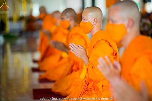 ภาพ No.40449:พิธีตัดปอยผม ปลงผม ขอขมารับผ้าไตรและพิธีบรรพชา ในโครงการอุปสมบท บูชาธรรมมหาปูชนียาจารย์ ประจำปี 2564 ชุดที่ 13