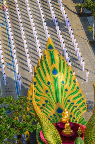 ภาพ No.43239:พิธีอัญเชิญมยุรนาวากาศ บูชาธรรมมหาปูชนียาจารย์ วันพฤหัสบดีที่ 3 กุมภาพันธ์ พ.ศ. 2565