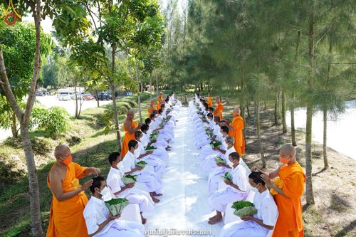 ภาพ No.39491:พิธีตัดปอยผม ปลงผม ขอขมารับผ้าไตรและพิธีบรรพชา ในโครงการอุปสมบท บูชาธรรมมหาปูชนียาจารย์ ประจำปี 2564  ชุดที่ 2