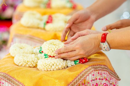 ภาพ No.47863:ประมวลภาพพิธีปิดแผ่นทองรูปเหมือนพระมงคลเทพมุนี (สด จนฺทสโร) พระผู้ปราบมาร และดวงแก้วธรรมชัย