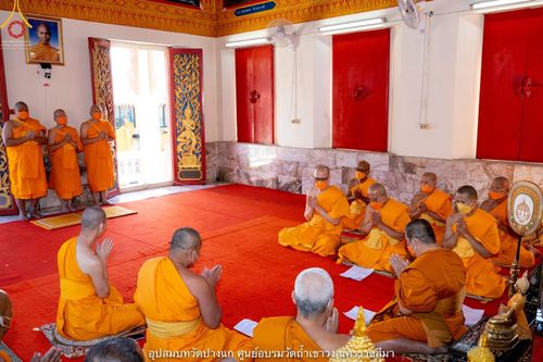 ภาพ No.39893:พิธีตัดปอยผม ปลงผม ขอขมารับผ้าไตรและพิธีบรรพชา ในโครงการอุปสมบท บูชาธรรมมหาปูชนียาจารย์ ประจำปี 2564 ชุดที่ 7