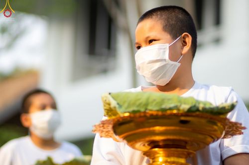 ภาพ No.44472:ประมวลภาพพิธีปลงผม โครงการบรรพชาสามเณรหน่อแก้วเปรียญธรรมรุ่นที่ 10