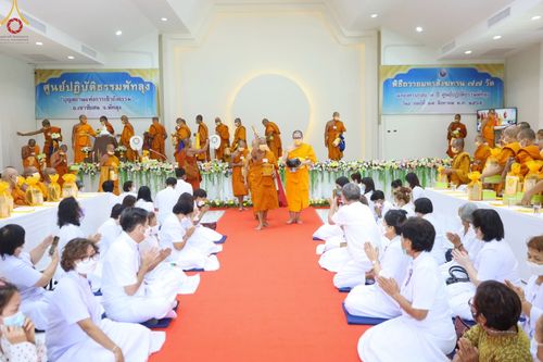 ภาพ No.50224:ประมวลภาพพิธีถวายมหาสังฆทาน 77 วัด ฉลองครบรอบ 7 ปี ศูนย์ปฏิบัติธรรมพัทลุง