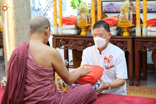 ภาพ No.47918:ประมวลภาพมูลนิธิธรรมกาย ถวายเทียนพรรษา อัญเชิญพระธาตุถวายวัดเถรวาทเวียดนาม