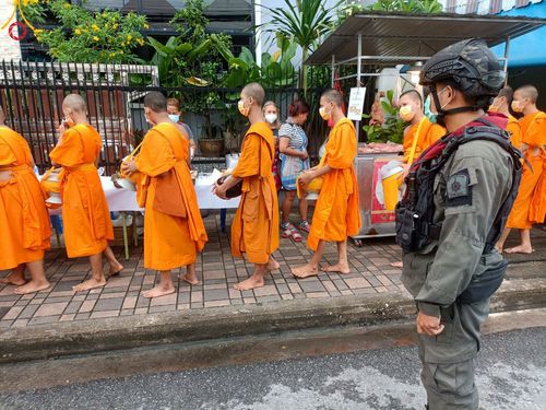 ภาพ No.45790:ประมวลภาพกิจกรรม โครงการบรรพชาสามเณรฟื้นฟูพระพุทธศาสนาทั่วไทย ณ วัดเวฬุวัน และศูนย์ปฏิบัติธรรมและอบรมเยาวชนยะลา